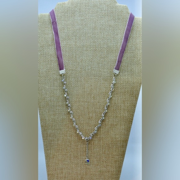 Small crystal square pendant on a mixed gemstones and velvet ribbon necklace. - Picture 2 of 6